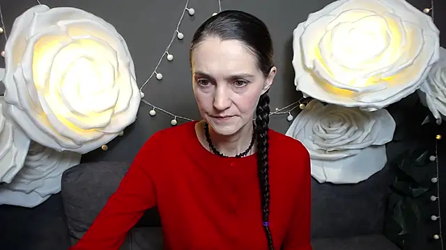 TayaFinch online show from November 17, 1:15 pm