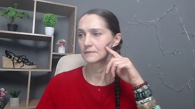 TayaFinch online show from November 26, 1:33 pm