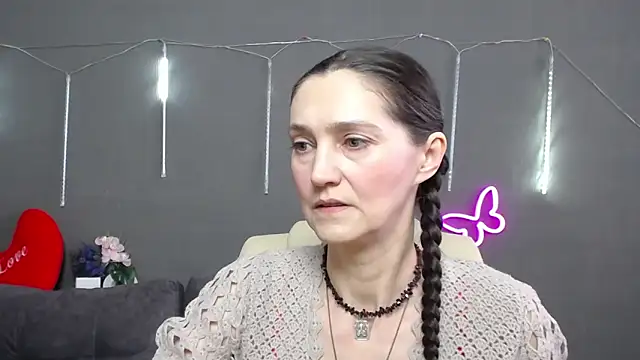 TayaFinch online show from March 12, 1:04 pm