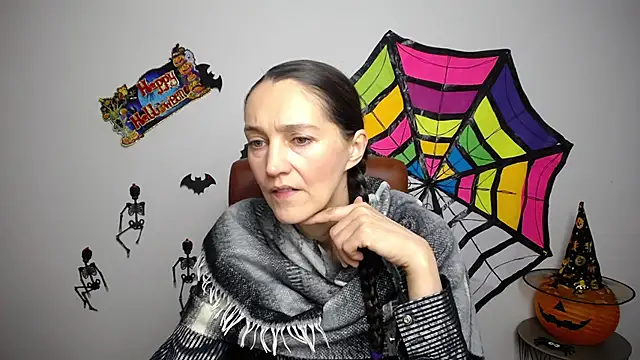 Snapshot of TayaFinch chatting on November 2, 1:27 pm TayaFinch online show from November 2, 1:27 pm