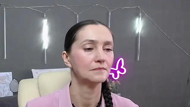 TayaFinch online show from April 4, 12:56 pm