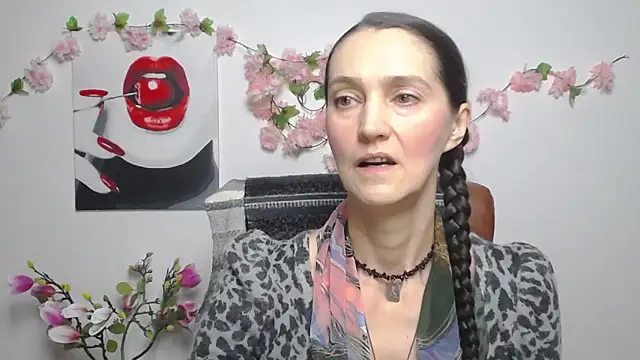 TayaFinch online show from November 29, 1:11 pm