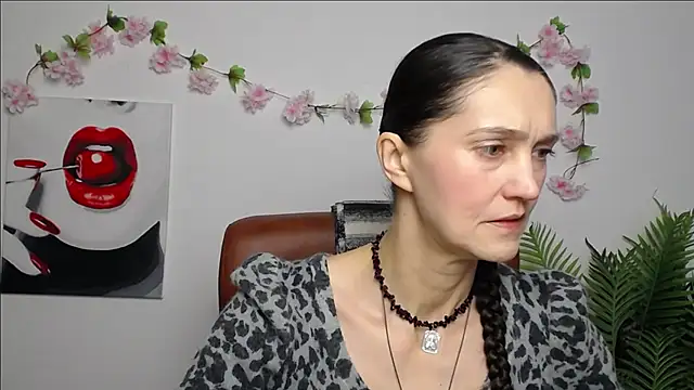 TayaFinch online show from January 14, 1:15 pm