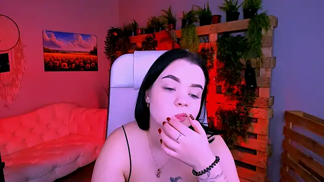 leslierowe  online show from November 2, 1:49 pm