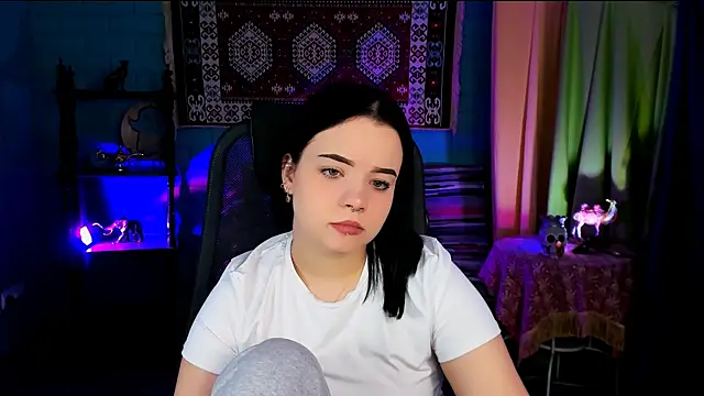 leslierowe  online show from November 29, 1:22 pm