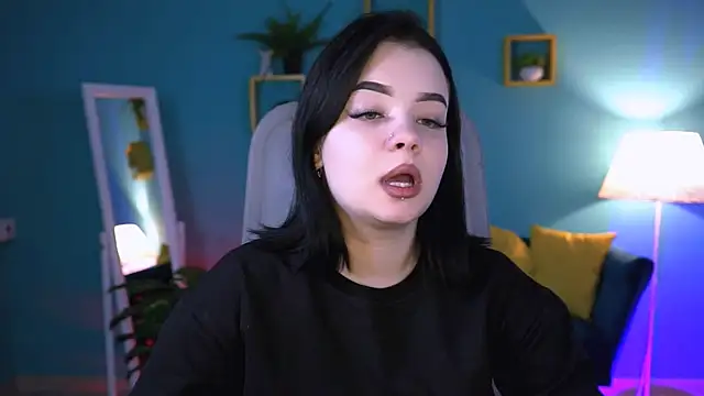 leslierowe  online show from October 16, 4:26 pm