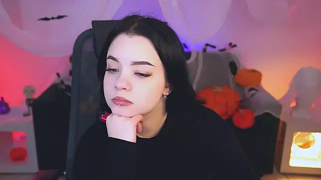 leslierowe  online show from October 19, 11:46 am