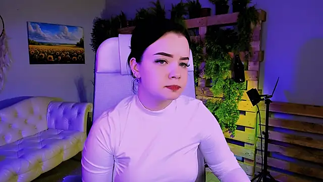 leslierowe  online show from October 25, 4:18 pm