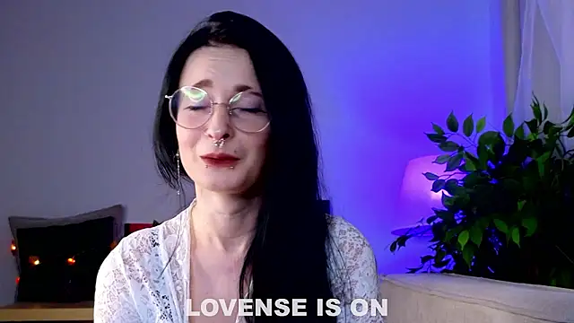 DarcyAspacio online show from March 8, 11:13 am