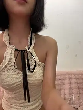 qiqi x online show from March 12, 2:32 pm