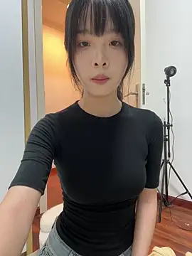 Snapshot of qiqi_x chatting on May 24, 2:06 pm qiqi x online show from May 24, 2:06 pm