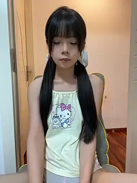 qiqi x online show from July 28, 3:21 pm