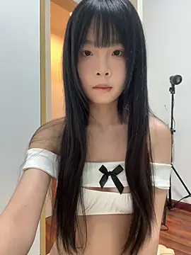 qiqi x online show from June 6, 1:05 pm