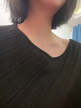 qiqi x online show from February 28, 1:55 pm