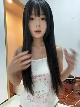 Snapshot of qiqi_x chatting on May 4, 2:20 pm qiqi x online show from May 4, 2:20 pm