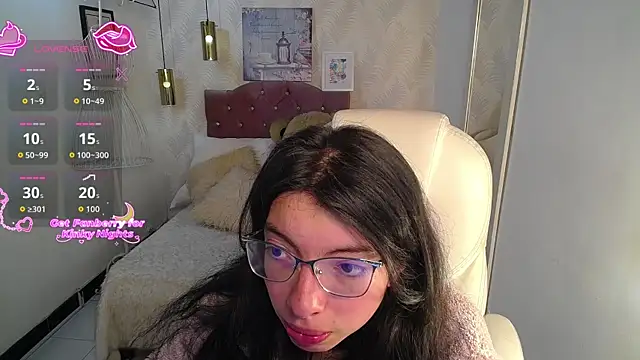 alllyson  online show from November 4, 7:39 pm