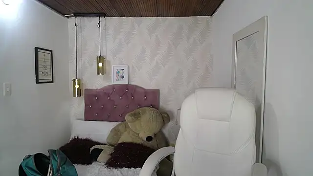 alllyson  online show from January 12, 7:31 pm