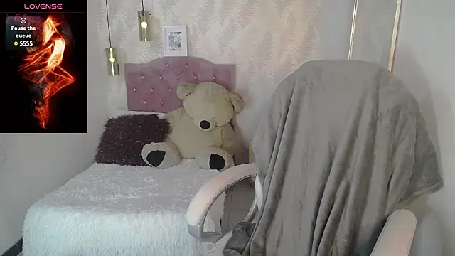 alllyson  online show from January 15, 7:39 pm