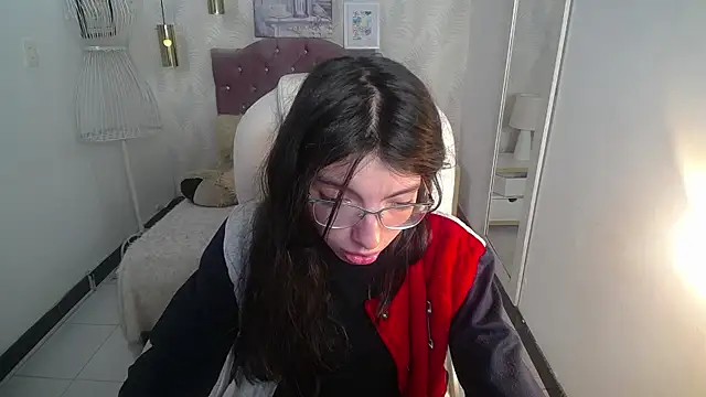 alllyson  online show from November 14, 8:45 pm