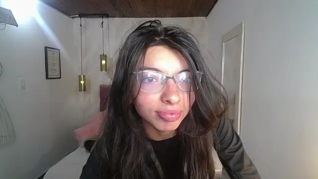 alllyson  online show from December 3, 8:08 pm