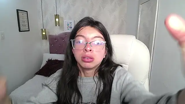 alllyson  online show from January 9, 7:32 pm