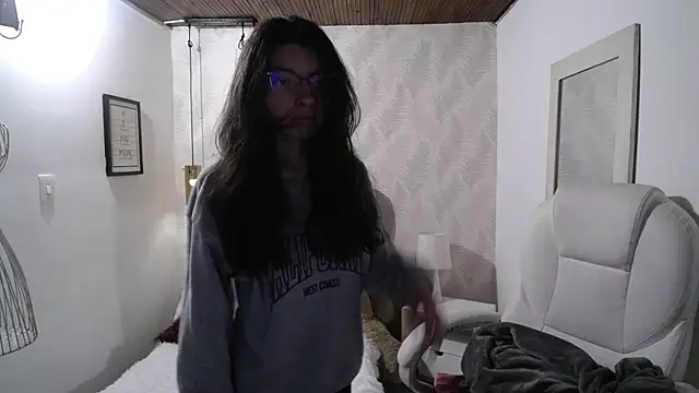 alllyson  online show from January 8, 7:31 pm