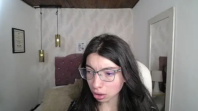 alllyson  online show from December 17, 8:14 pm