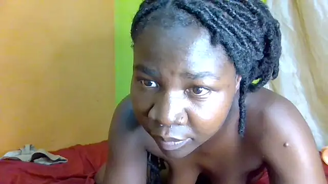 Snapshot of Lustinah chatting on October 14, 12:11 am Lustinah online show from October 14, 12:11 am