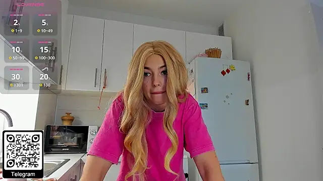 Snapshot of KristenHarrington chatting on December 14, 10:32 am KristenHarrington online show from December 14, 10:32 am