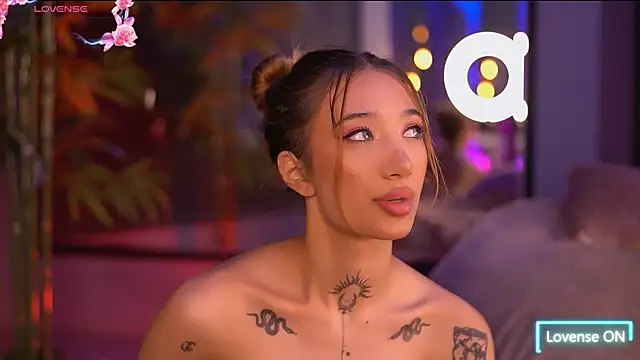 SiennaJayden online show from October 28, 6:29 pm