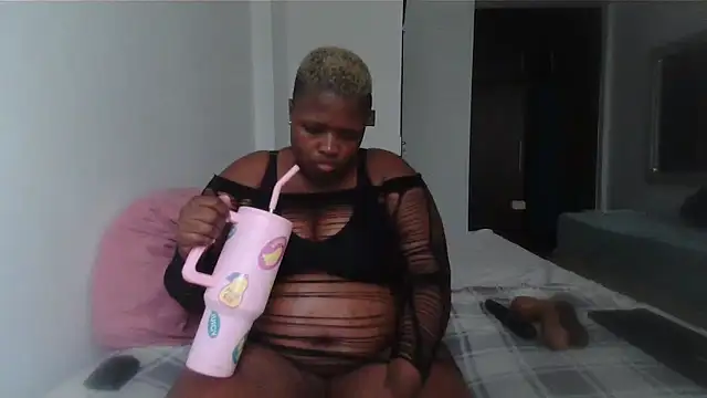 lady-zeei online show from April 17, 3:15 pm