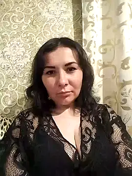 Mia24Blove online show from April 2, 6:58 pm