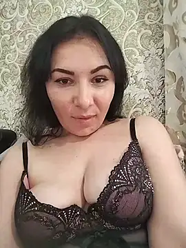 Snapshot of Mia24Blove chatting on June 3, 2:33 pm Mia24Blove online show from June 3, 2:33 pm