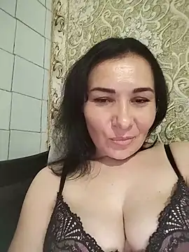 Snapshot of Mia24Blove chatting on June 7, 2:33 pm Mia24Blove online show from June 7, 2:33 pm