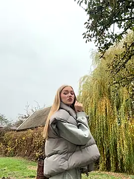 MilaMoone online show from November 10, 12:43 pm