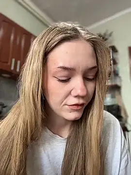 MilaMoone online show from June 15, 9:53 am