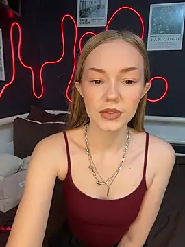 MilaMoone online show from February 15, 11:09 am