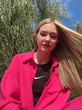 MilaMoone online show from September 18, 7:33 am