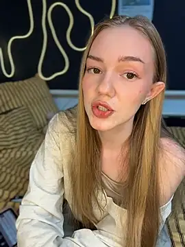 MilaMoone online show from May 28, 11:16 am