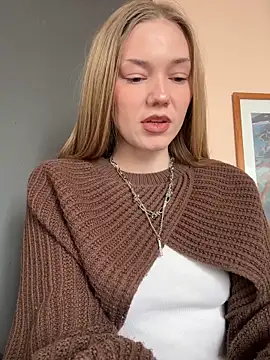 MilaMoone online show from February 6, 10:33 am