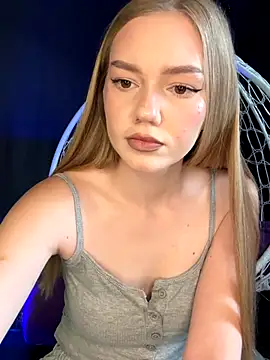 MilaMoone online show from November 18, 11:02 am