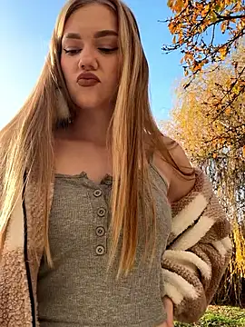 MilaMoone online show from November 27, 11:43 am