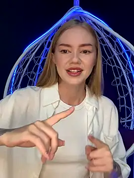 MilaMoone online show from October 5, 10:06 am