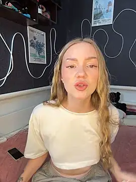 MilaMoone online show from March 15, 11:06 am