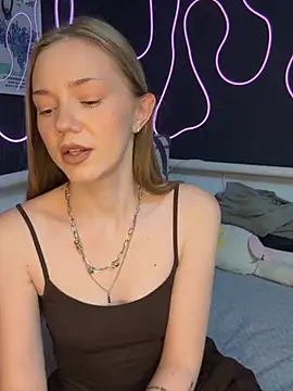 MilaMoone online show from February 8, 11:08 am