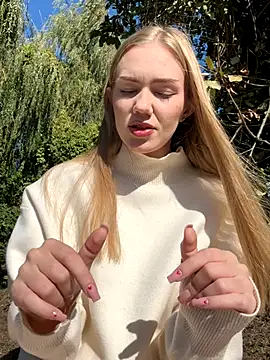 MilaMoone online show from October 4, 8:16 am