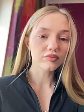 MilaMoone online show from February 12, 11:32 am