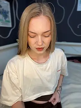 MilaMoone online show from June 16, 11:10 am