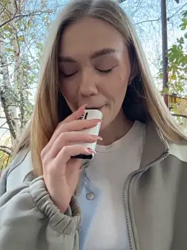 MilaMoone online show from October 31, 1:52 pm