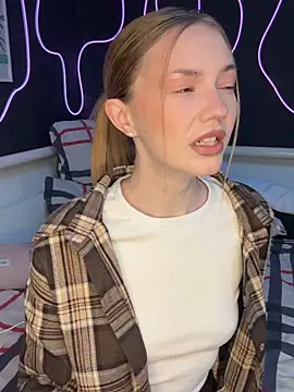 MilaMoone online show from February 4, 10:54 am